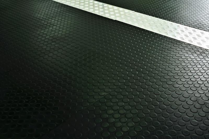 Piso PVC Emborrachado: Vantagens e Aplicações